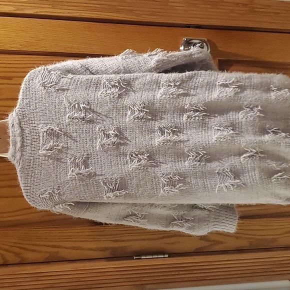 Janice Sweater - Picture 2 of 8